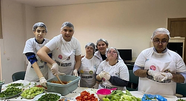 ENGELLİ BİREYLER EĞLENİRKEN ÖĞRENİYORLAR