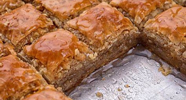 Şekersiz Ev Baklavası Tarifi ile Bayram Sofralarına Sağlık Katın!