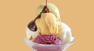 Dünya Dondurma Günü Özsüt’te Kutlanıyor: Tatlıların Yanına Bir Top Mutluluk!