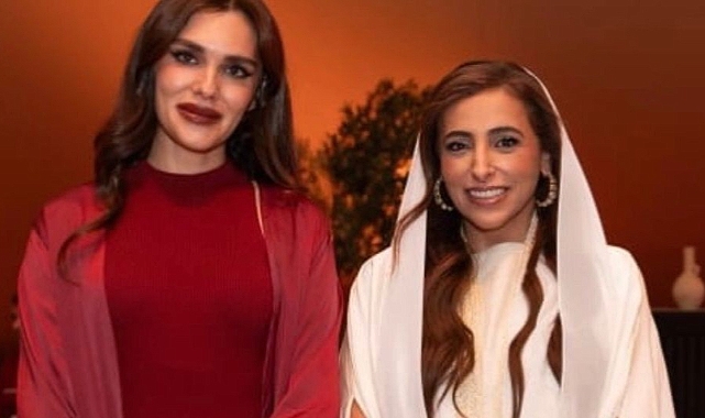 Türk Sunucu Didar Üstün, BAE’nin Sharjah Emirliği’nde Düzenlenen Tanweer Festivali’ne Onur Konuğu Olarak Katıldı