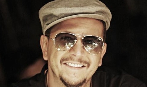 TÜRKİYE’NİN YERLİ VE MİLLİ MÜZİK BANKASININ MİMARI: BURAK ÖKSÜZOĞLU DÜNYAYA AÇILIYOR