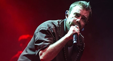 MURAT DALKILIÇ SAHNELERE MUHTEŞEM DÖNÜŞ YAPTI