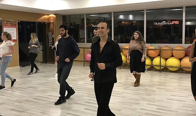 Survivor yarışmacısından gençlere "Anadolu dansları öğrenin" tavsiyesi